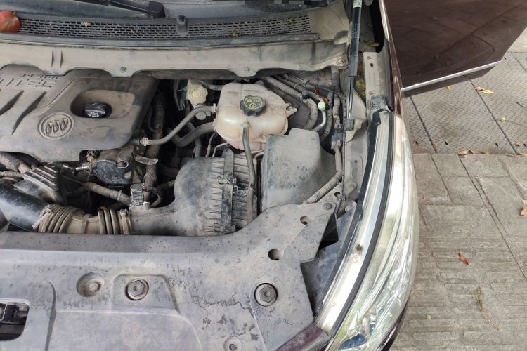 Used Buick GL8 2015 2.4L Luxury Business Premium Edition Engine Bay Left
