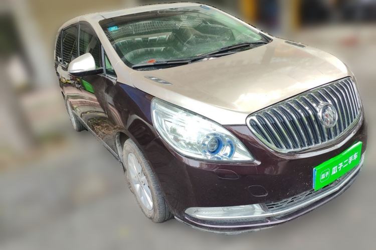 Used Buick GL8 2015 2.4L Luxury Business Premium Edition Front Right 45 Deg