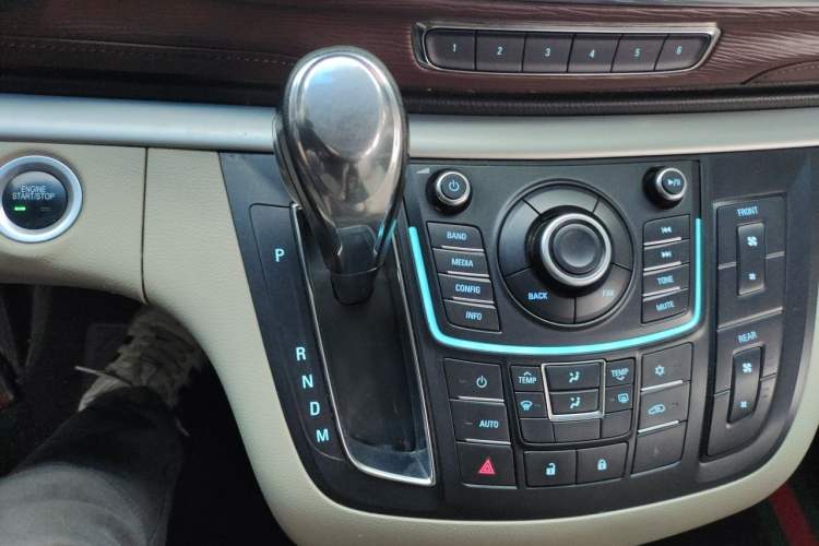 Used Buick GL8 2015 2.4L Luxury Business Premium Edition Gear Lever