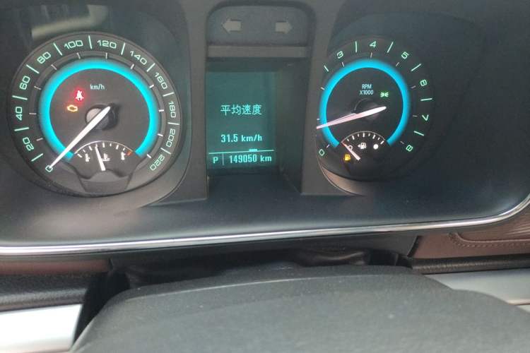 Used Buick GL8 2015 2.4L Luxury Business Premium Edition Odometer Close Up