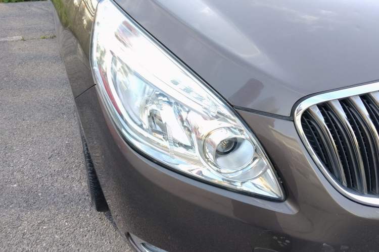 Used Buick GL8 2015 2.4L Luxury Business Premium Edition Right Front Headlight