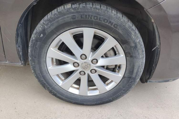 Used Buick GL8 2015 2.4L Luxury Business Premium Edition Right Front Wheel Hub