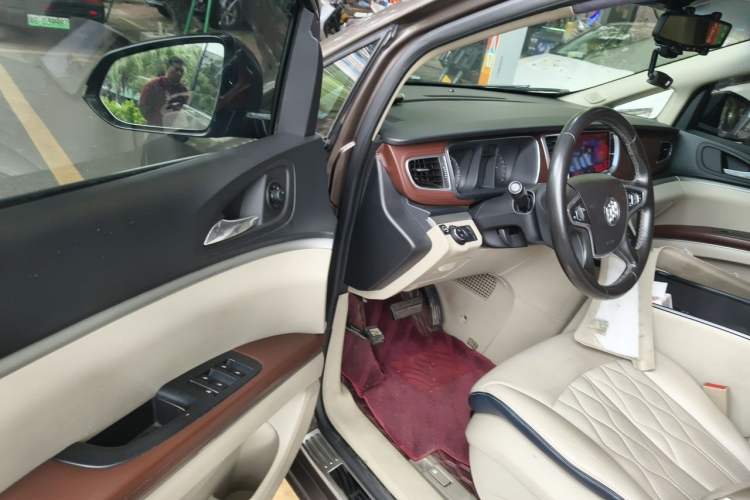 Used Buick GL8 2015 2.4L Luxury Business Premium Edition Driver Seat