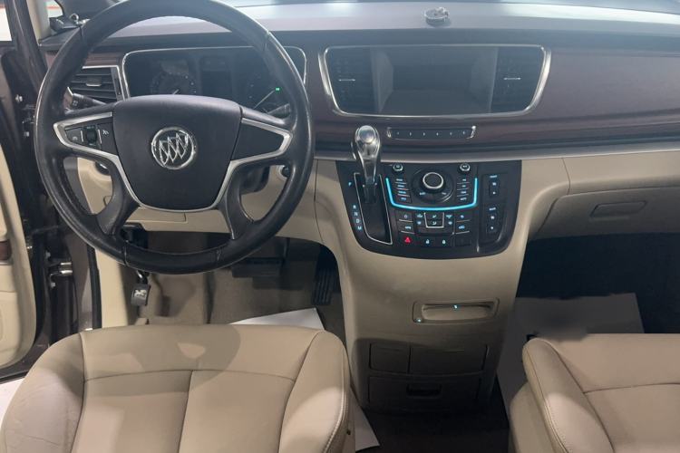 Used Buick GL8 2015 2.4L Luxury Business Premium Edition Interior 3