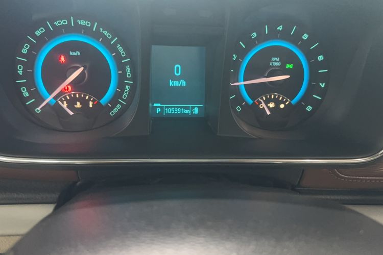 Used Buick GL8 2015 2.4L Luxury Business Premium Edition Odometer Close Up