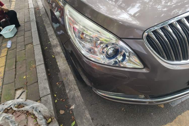 Used Buick GL8 2015 2.4L Luxury Business Premium Edition Right Front Headlight