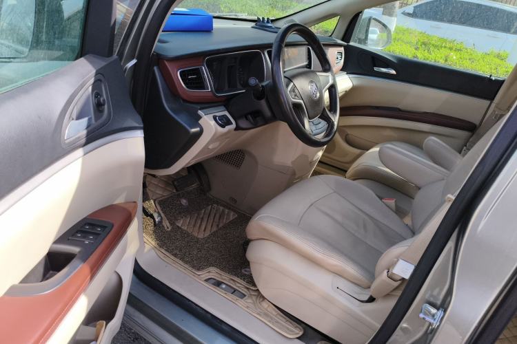 Used Buick GL8 2015 2.4L Luxury Business Premium Edition Driver Seat
