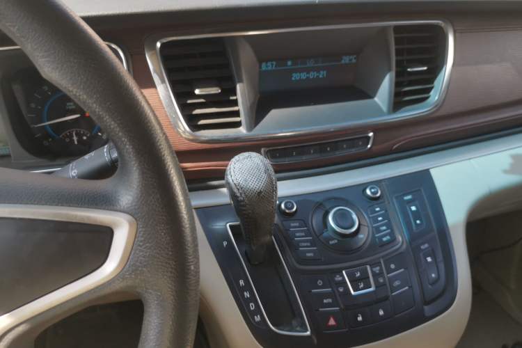Used Buick GL8 2015 2.4L Luxury Business Premium Edition Audio And AC Panel