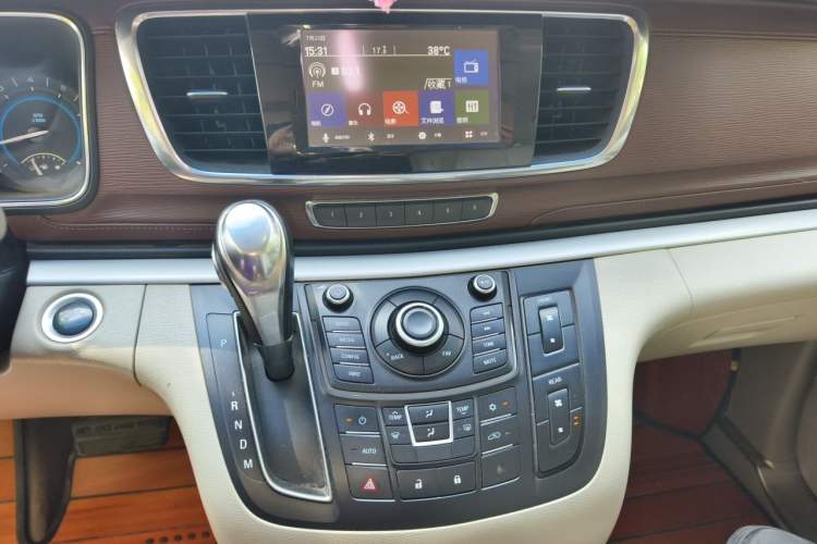 Used Buick GL8 2015 2.4L Luxury Business Premium Edition Audio And AC Panel