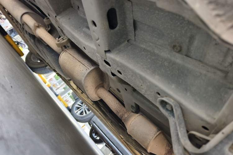 Used Buick GL8 2015 2.4L Luxury Business Premium Edition Chassis Front Right