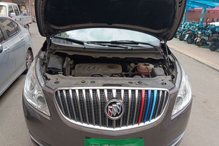 Used Buick GL8 2015 2.4L Luxury Business Premium Edition Engine Bay