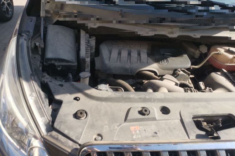 Used Buick GL8 2015 2.4L Luxury Business Premium Edition Engine Bay Right