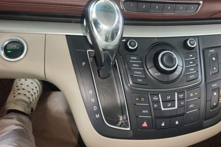 Used Buick GL8 2015 2.4L Luxury Business Premium Edition Gear Lever