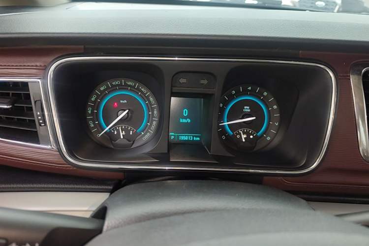Used Buick GL8 2015 2.4L Luxury Business Premium Edition Instrument Cluster