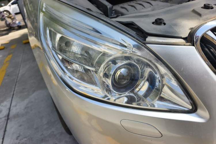 Used Buick GL8 2015 2.4L Luxury Business Premium Edition Right Front Headlight