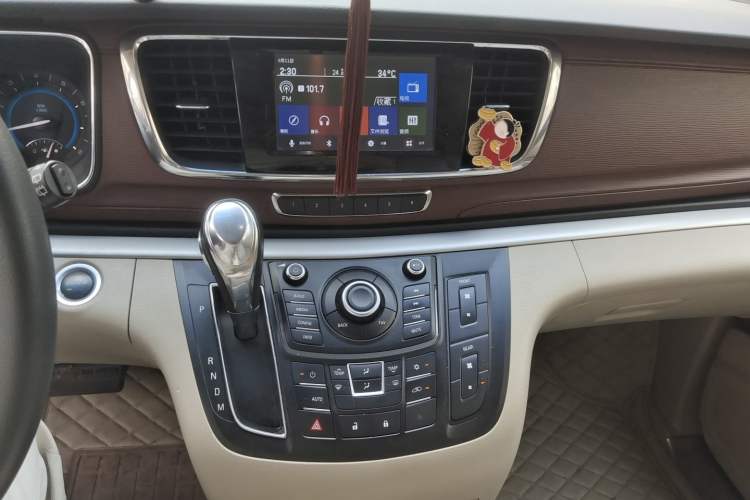 Used Buick GL8 2015 2.4L Luxury Business Premium Edition Audio And AC Panel
