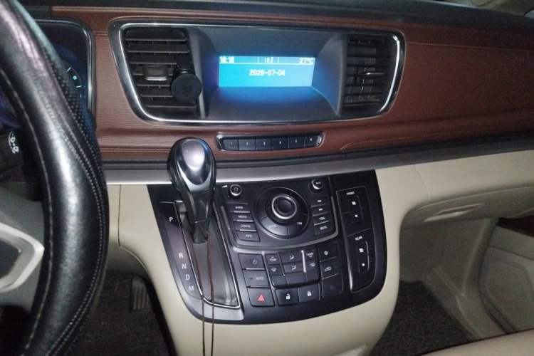 Used Buick GL8 2015 2.4L Luxury Business Premium Edition Audio And AC Panel