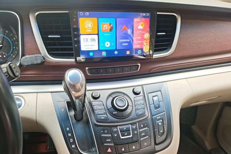 Used Buick GL8 2015 2.4L Luxury Business Premium Edition Audio And AC Panel