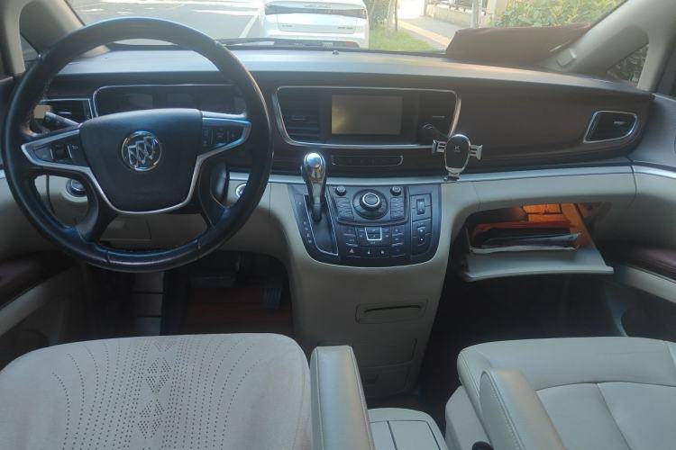 Used Buick GL8 2015 2.4L Luxury Business Premium Edition Center Console