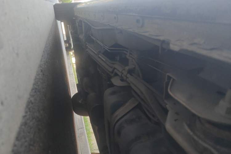 Used Buick GL8 2015 2.4L Luxury Business Premium Edition Chassis Rear Left