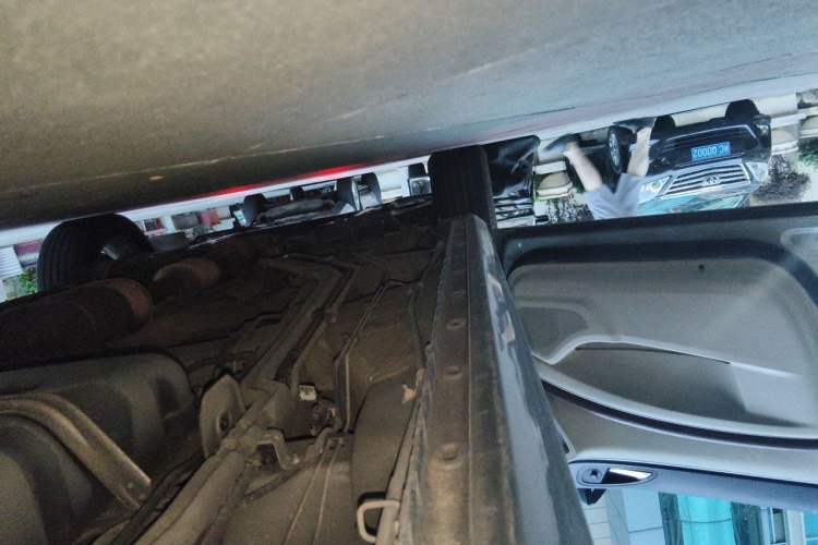 Used Buick GL8 2015 2.4L Luxury Business Premium Edition Chassis Rear Left