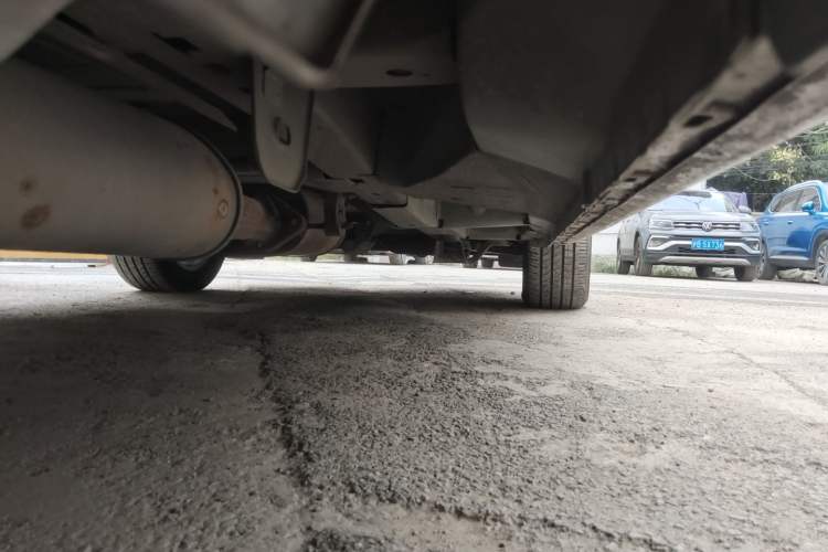 Used Buick GL8 2015 2.4L Luxury Business Premium Edition Chassis Rear Right