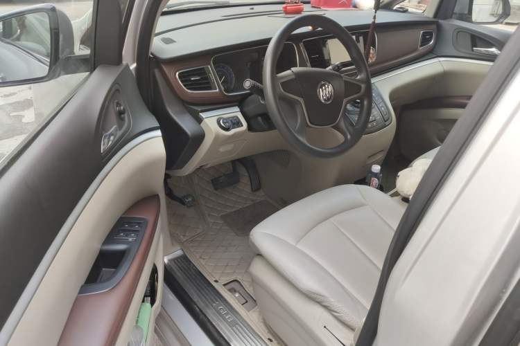 Used Buick GL8 2015 2.4L Luxury Business Premium Edition Driver Seat