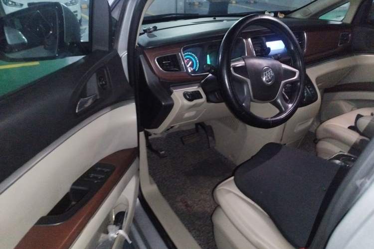 Used Buick GL8 2015 2.4L Luxury Business Premium Edition Driver Seat