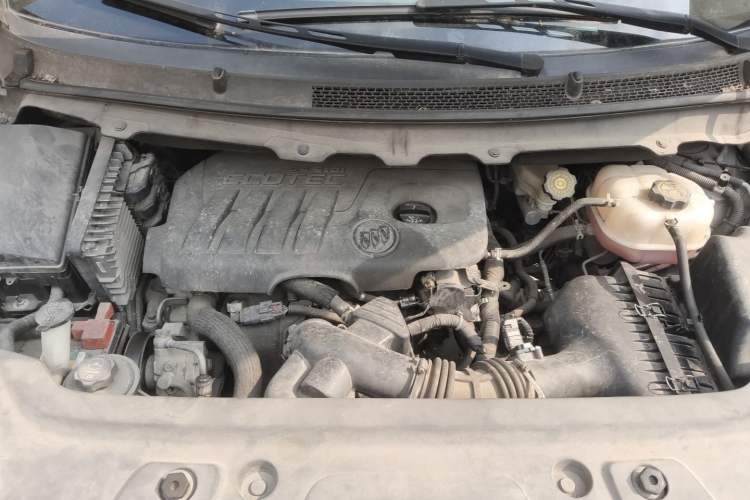 Used Buick GL8 2015 2.4L Luxury Business Premium Edition Engine Bay