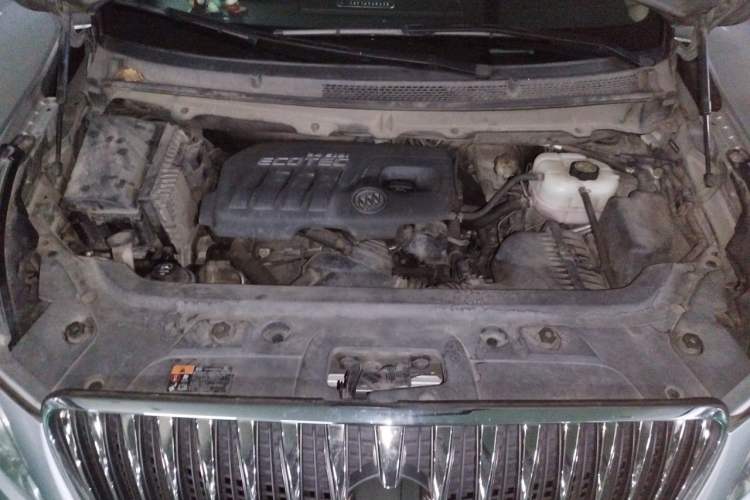 Used Buick GL8 2015 2.4L Luxury Business Premium Edition Engine Bay