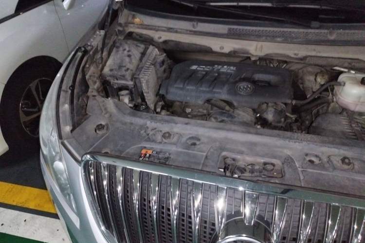 Used Buick GL8 2015 2.4L Luxury Business Premium Edition Engine Bay Right