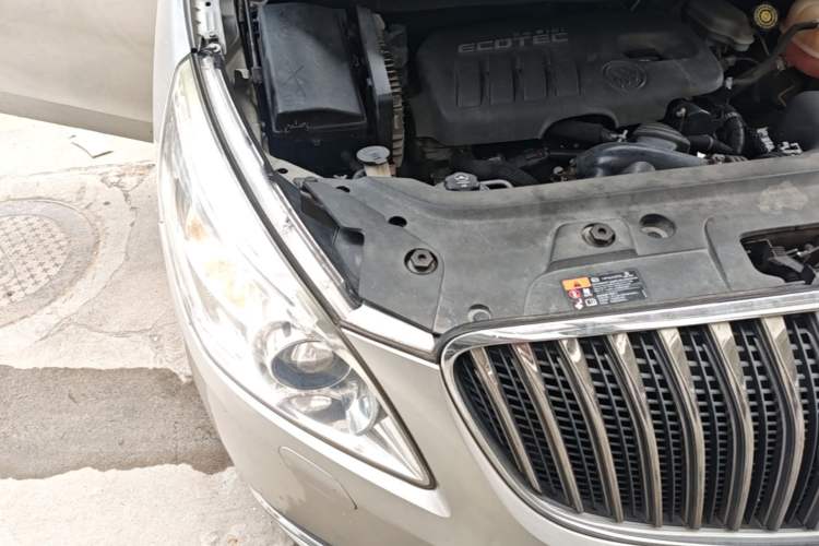 Used Buick GL8 2015 2.4L Luxury Business Premium Edition Engine Bay Right