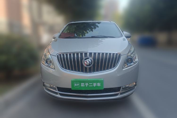 Used Buick GL8 2015 2.4L Luxury Business Premium Edition Front