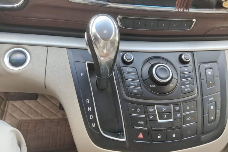 Used Buick GL8 2015 2.4L Luxury Business Premium Edition Gear Lever