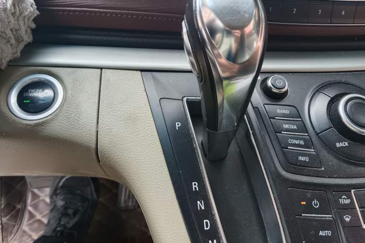 Used Buick GL8 2015 2.4L Luxury Business Premium Edition Gear Lever