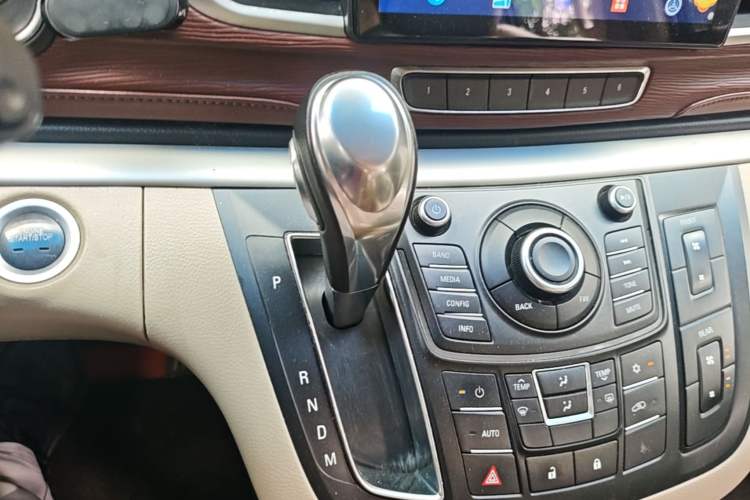 Used Buick GL8 2015 2.4L Luxury Business Premium Edition Gear Lever