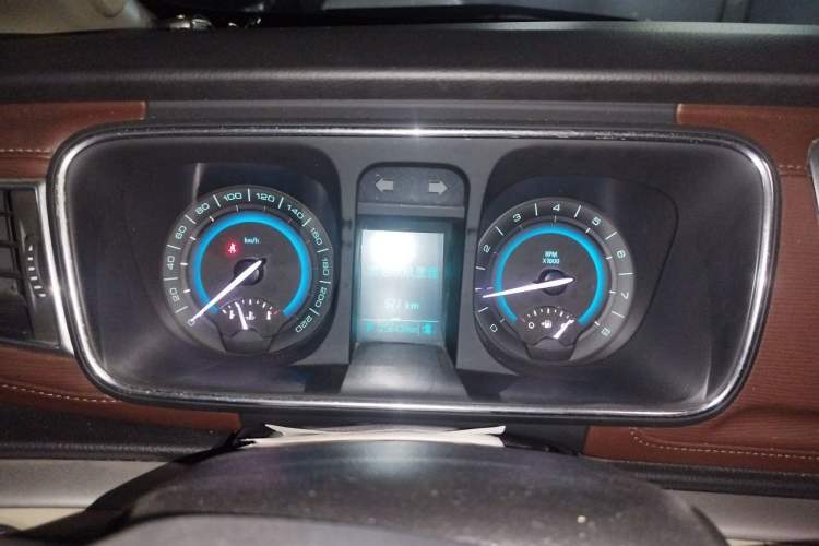 Used Buick GL8 2015 2.4L Luxury Business Premium Edition Instrument Cluster