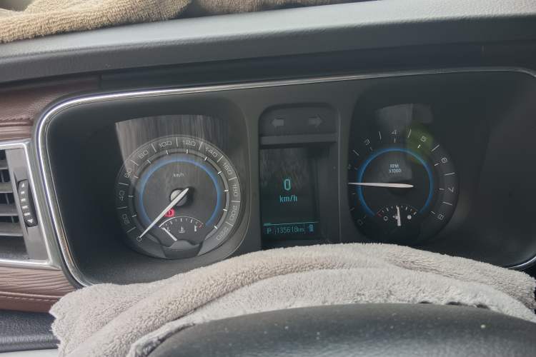 Used Buick GL8 2015 2.4L Luxury Business Premium Edition Instrument Cluster
