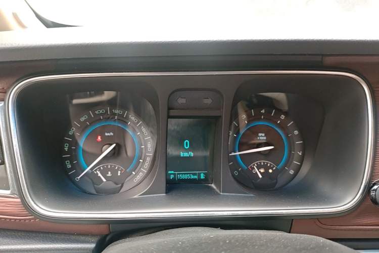 Used Buick GL8 2015 2.4L Luxury Business Premium Edition Instrument Cluster