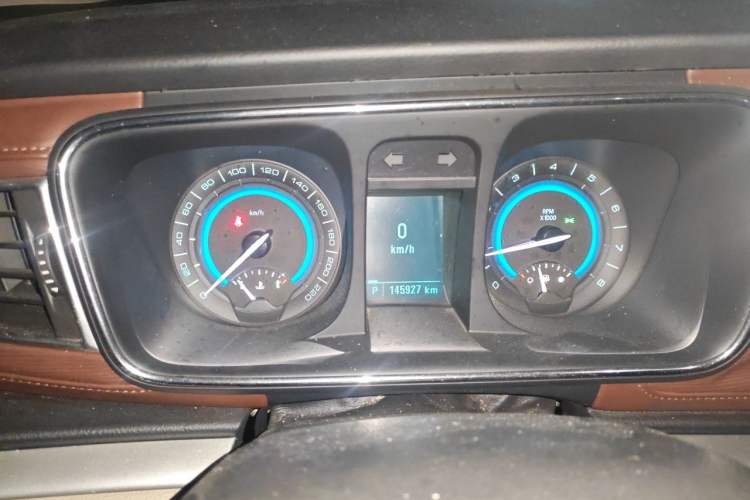 Used Buick GL8 2015 2.4L Luxury Business Premium Edition Instrument Cluster