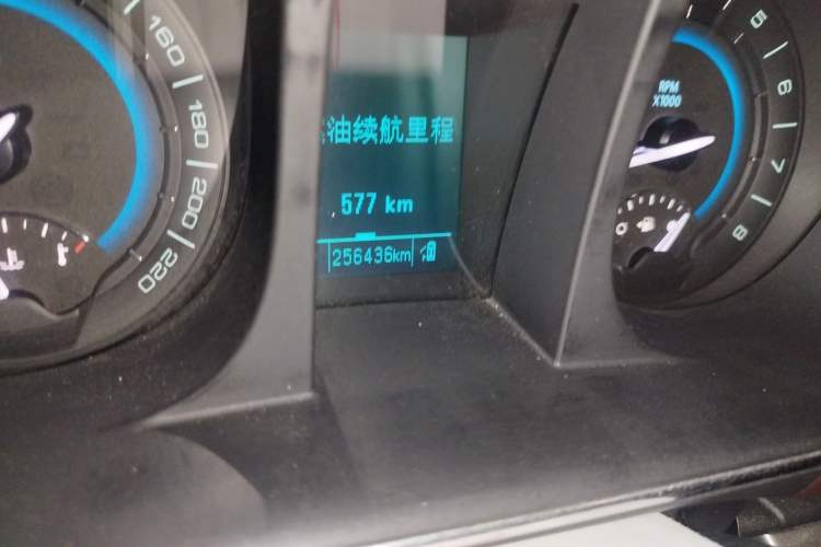 Used Buick GL8 2015 2.4L Luxury Business Premium Edition Odometer Close Up