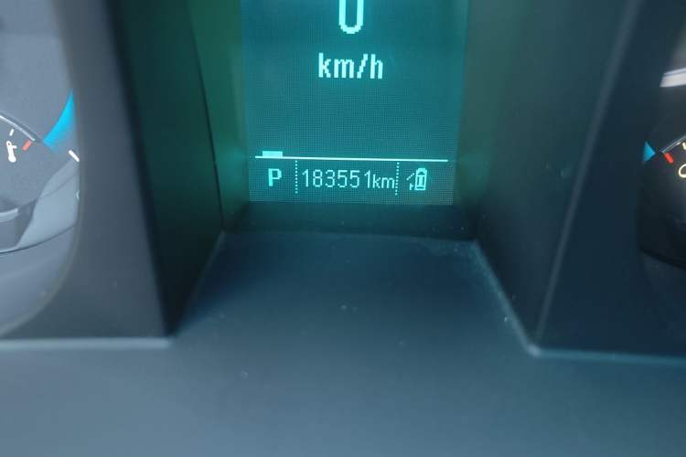 Used Buick GL8 2015 2.4L Luxury Business Premium Edition Odometer Close Up