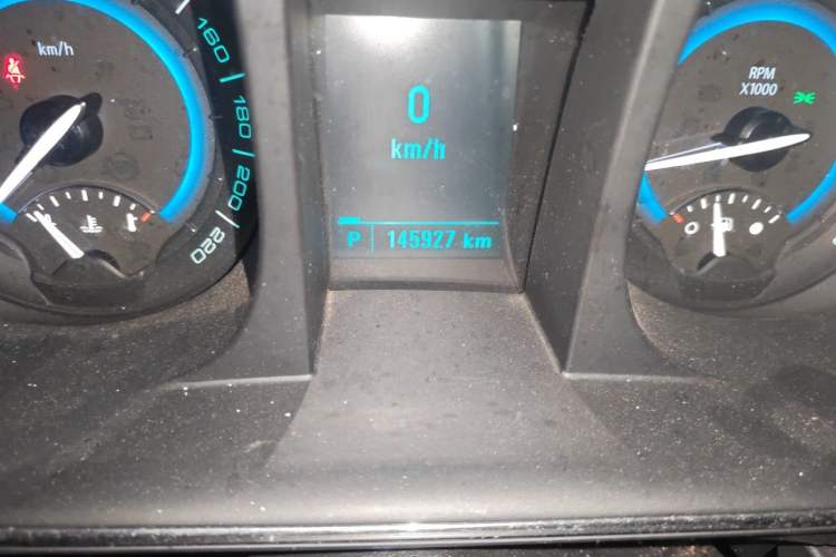 Used Buick GL8 2015 2.4L Luxury Business Premium Edition Odometer Close Up