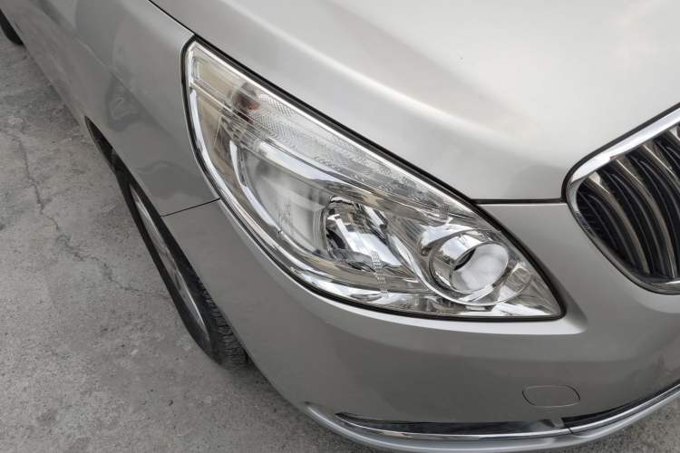 Used Buick GL8 2015 2.4L Luxury Business Premium Edition Right Front Headlight