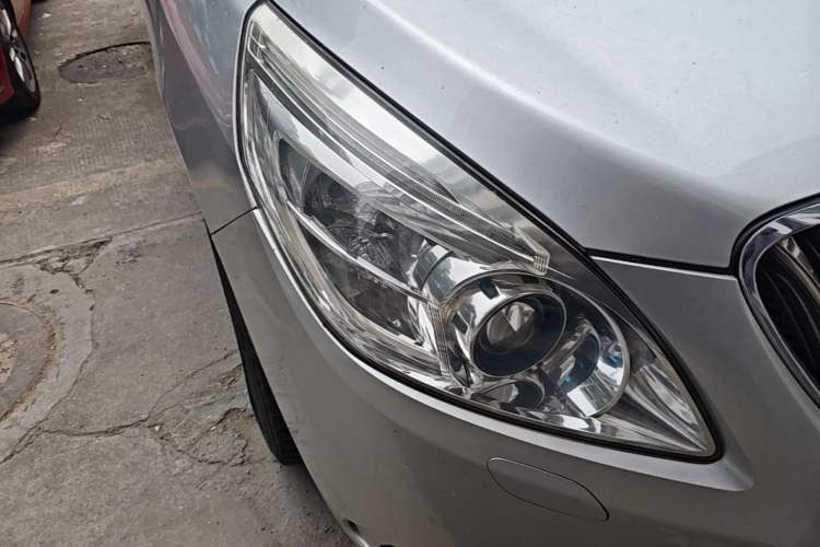 Used Buick GL8 2015 2.4L Luxury Business Premium Edition Right Front Headlight