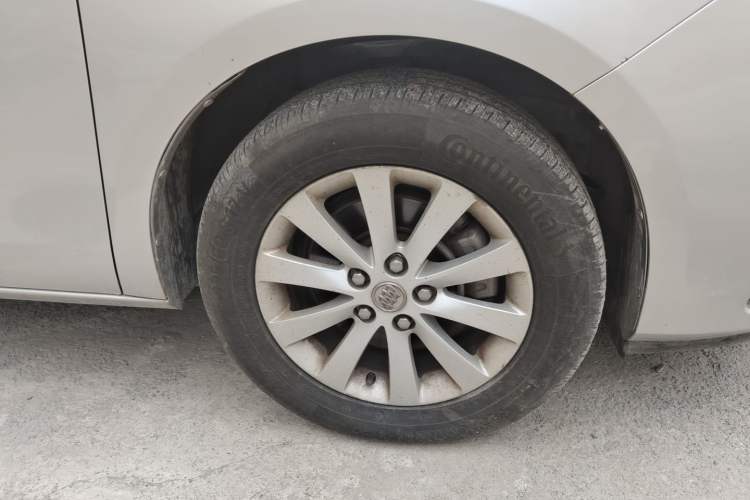 Used Buick GL8 2015 2.4L Luxury Business Premium Edition Right Front Wheel Hub