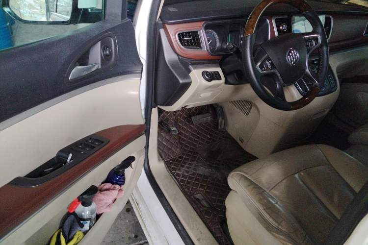 Used Buick GL8 2015 2.4L Luxury Business Premium Edition Driver Seat