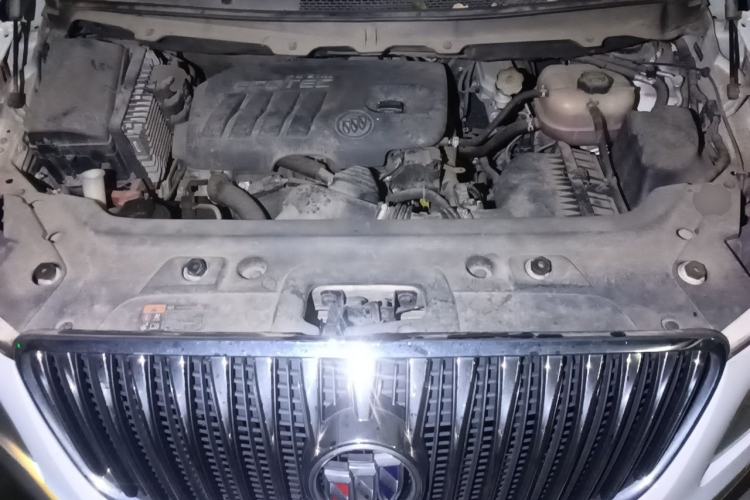 Used Buick GL8 2015 2.4L Luxury Business Premium Edition Engine Bay