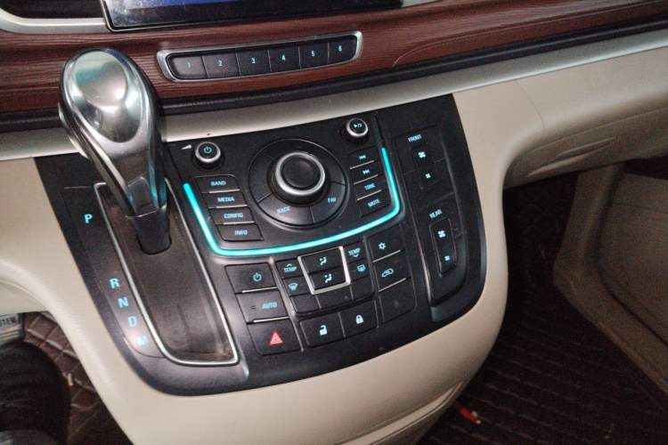 Used Buick GL8 2015 2.4L Luxury Business Premium Edition Gear Lever
