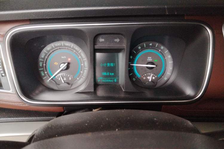 Used Buick GL8 2015 2.4L Luxury Business Premium Edition Instrument Cluster